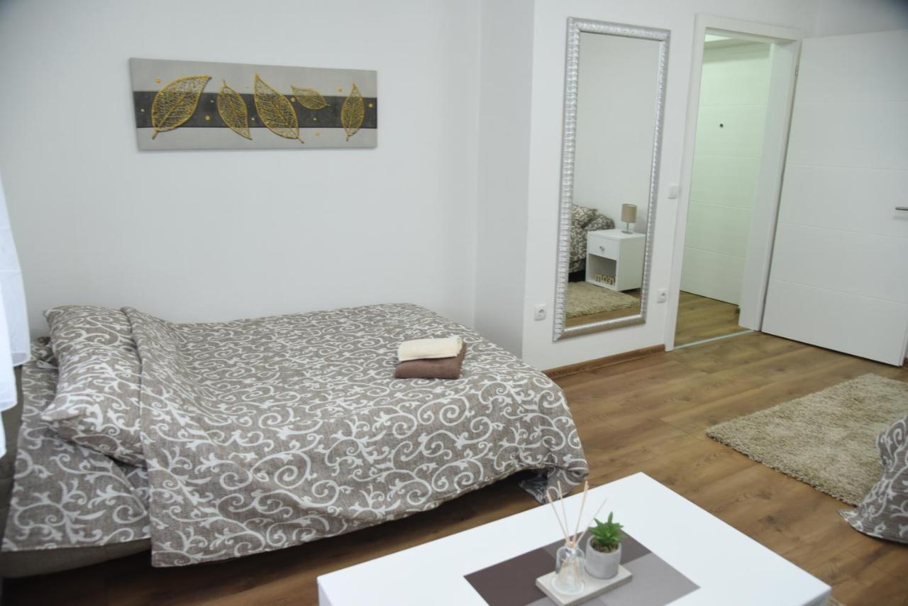 Apartmani Sofronic Loznica 1 Екстериор снимка